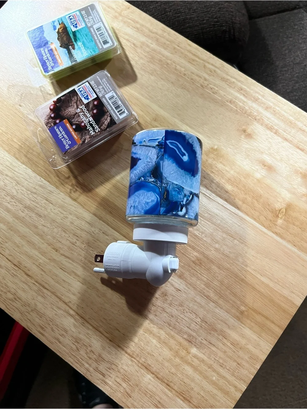 Blue Agate Pattern Plug-In Night Light - Unbranded plus 2 wax melts